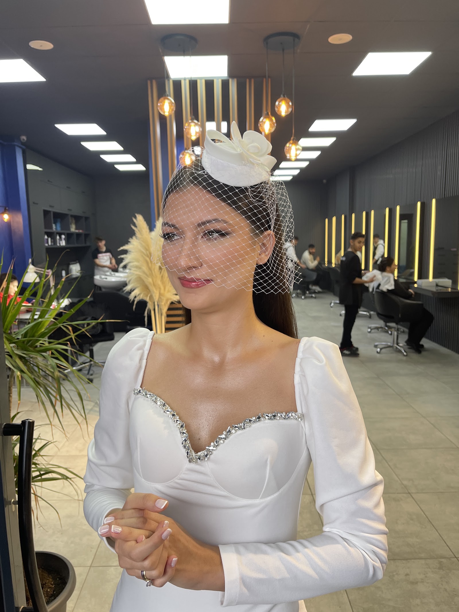 Can çekiç Emre çekiç hair&makeup studio