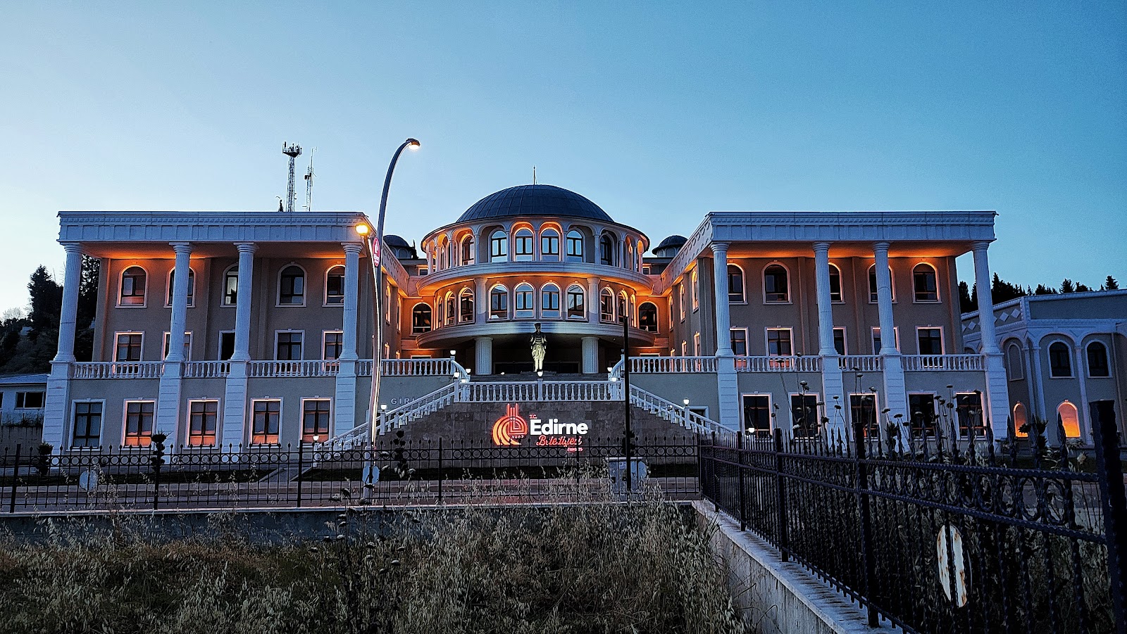 Edirne Belediyesi Atatürk Kültür Merkezi Ve Belediye Konsevatuar Binası kır düğünü mekanı — Merkez